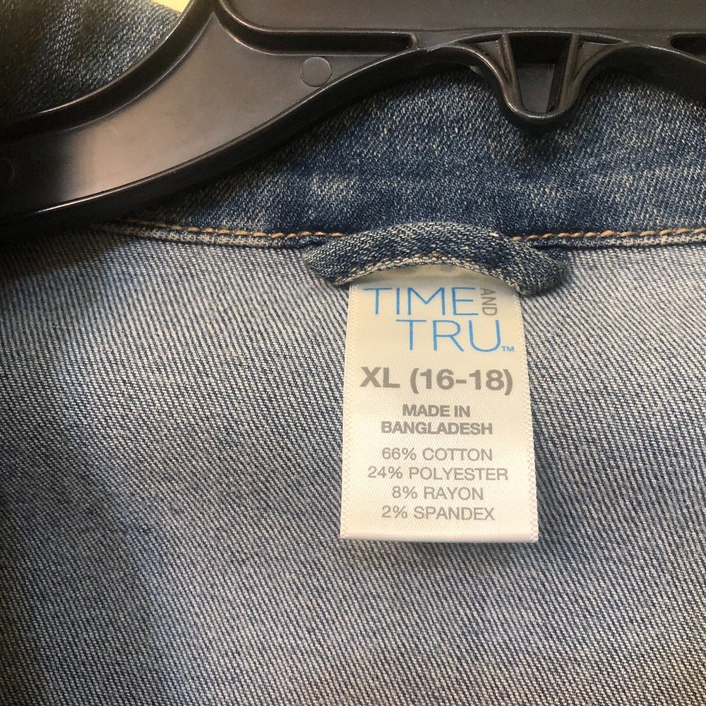 Time and Tru Women's Denim Jacket  Size XL 16/18 - Picture 2 of 3